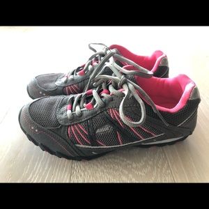 NEW Avia sneakers
